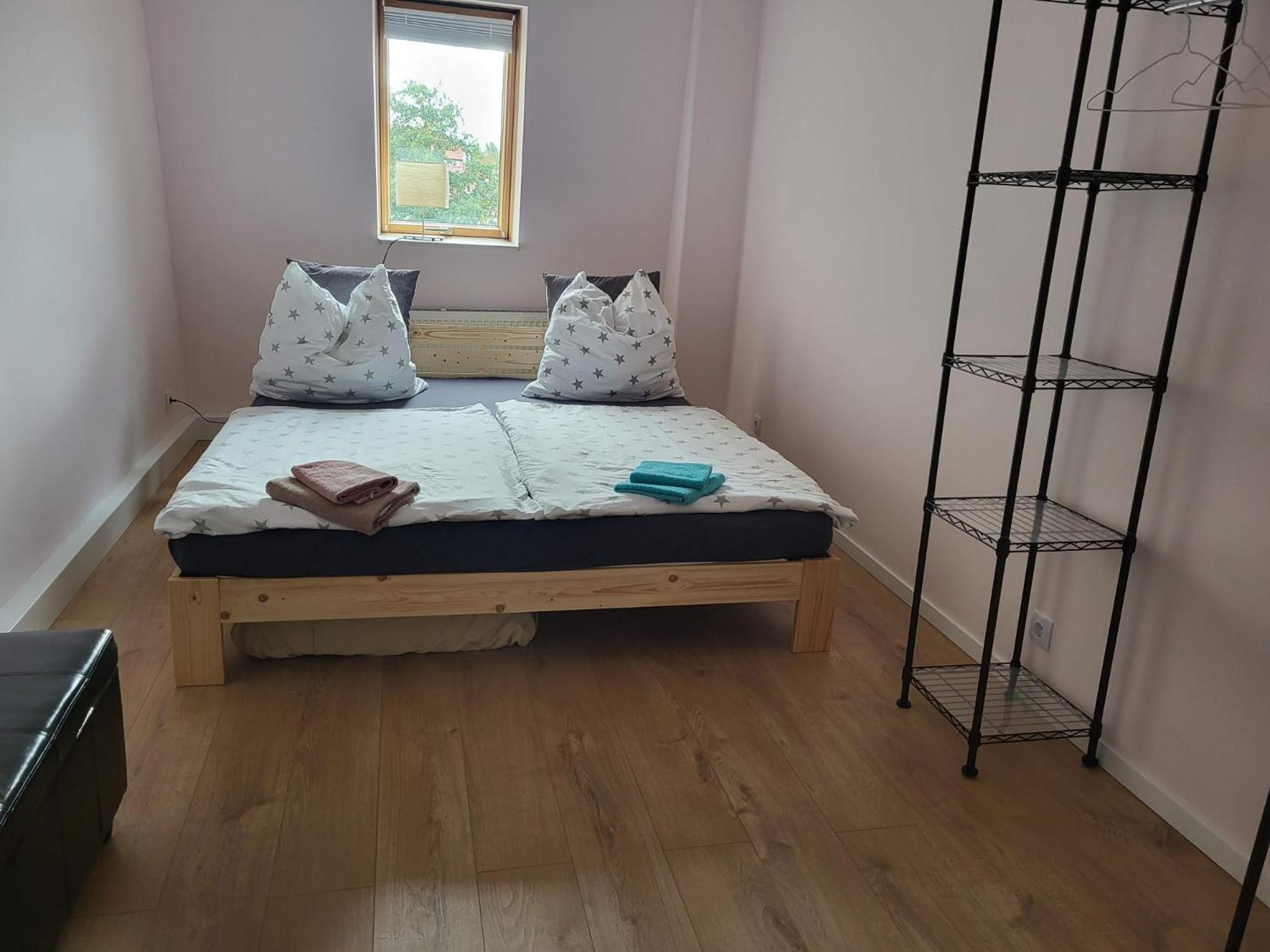 Schoene Neue 4 Zimmer Wohnung Mit Sued-Balkon Bis 8 Personen Naumburg  Exteriör bild