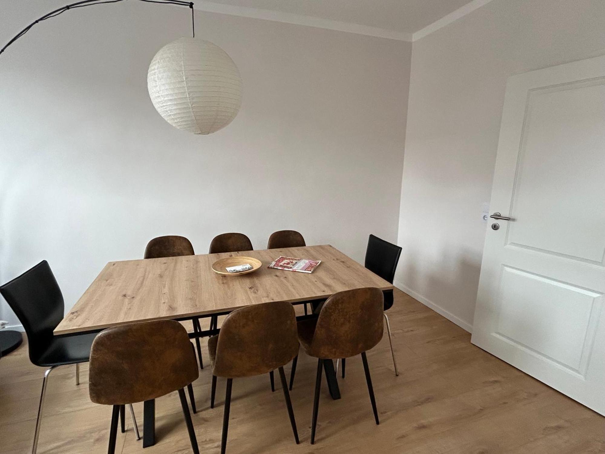 Schoene Neue 4 Zimmer Wohnung Mit Sued-Balkon Bis 8 Personen Naumburg  Exteriör bild