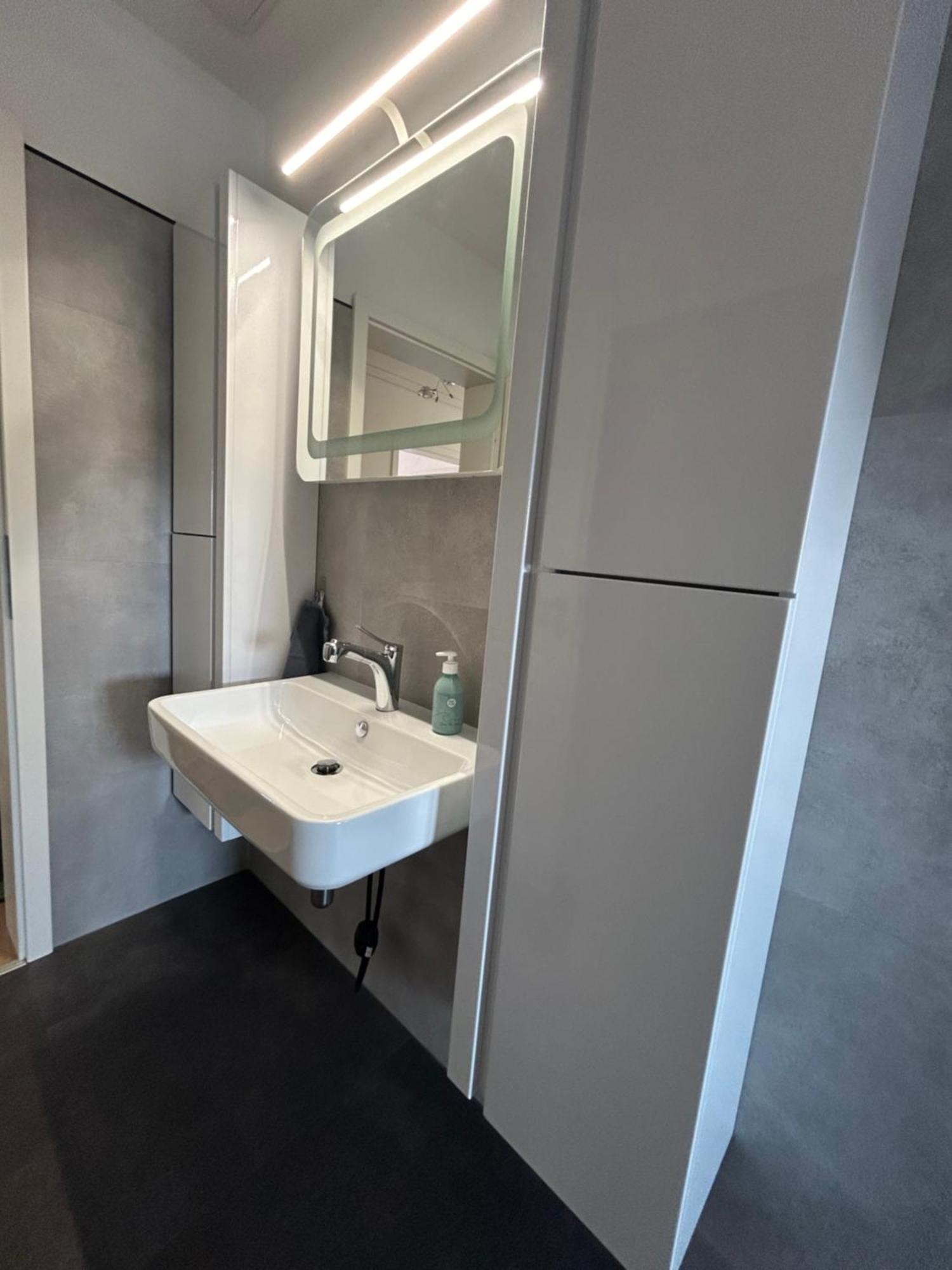 Schoene Neue 4 Zimmer Wohnung Mit Sued-Balkon Bis 8 Personen Naumburg  Exteriör bild